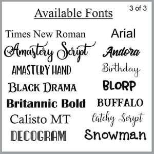Puede incluir: Una lista de fuentes disponibles para un proyecto de dise&ntilde;o. Las fuentes se muestran en texto negro sobre fondo blanco. Las fuentes incluyen Times New Roman, Arial, Amastery Script, Andora, Birthday, BLORP, Britannic Bold, Buffalo, Calisto MT, Catchy Script, Decogram y Snowman.