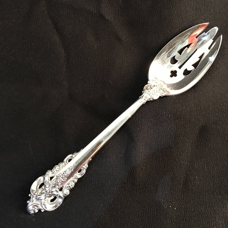 CP-0025 Wallace /& Sons Sterling Grande Baroque Pierced Table Serving Spoon