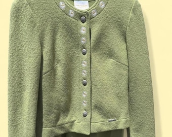 Conjunto vintage de dos piezas de lana virgen Geiger: cárdigan y blusa verde.