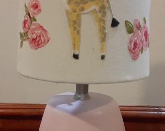 giraffe lamp baby room