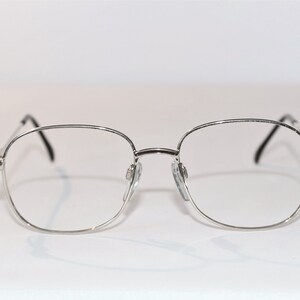 Vintage Womens Luxottica Sara Goldtone Metal Eyeglass Frame, NOS, Avant Garde, 52-16-135, New Old Stock Frame, Eyeglasses item 5