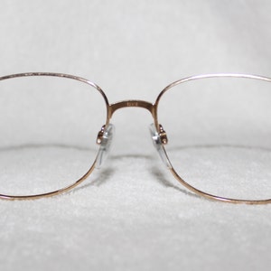 Vintage Womens Luxottica Sara Goldtone Metal Eyeglass Frame, NOS, Avant Garde, 52-16-135, New Old Stock Frame, Eyeglasses item 5 image 4
