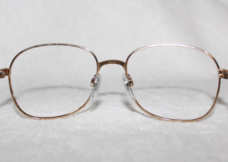 Vintage Womens Luxottica Sara Goldtone Metal Eyeglass Frame, NOS, Avant Garde, 52-16-135, New Old Stock Frame, Eyeglasses item 5 image 4