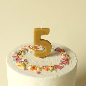 Beeswax number candles Birthday candles Cake topper eco Sustainable Birthday candle Yellow Number Candles Age Number Candle