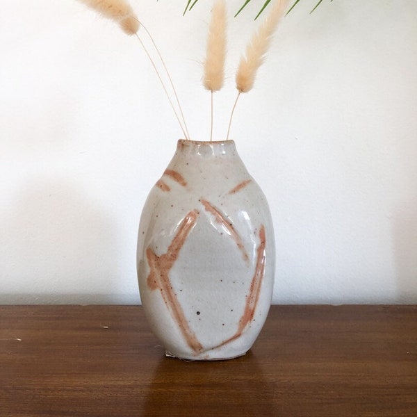 White Bud Vase, Artisan Pottery, White Pottery Vase, Minimalist Planter, Minimalist Vase, Vintage Bud Vase, Small White Vase, Clay Vase