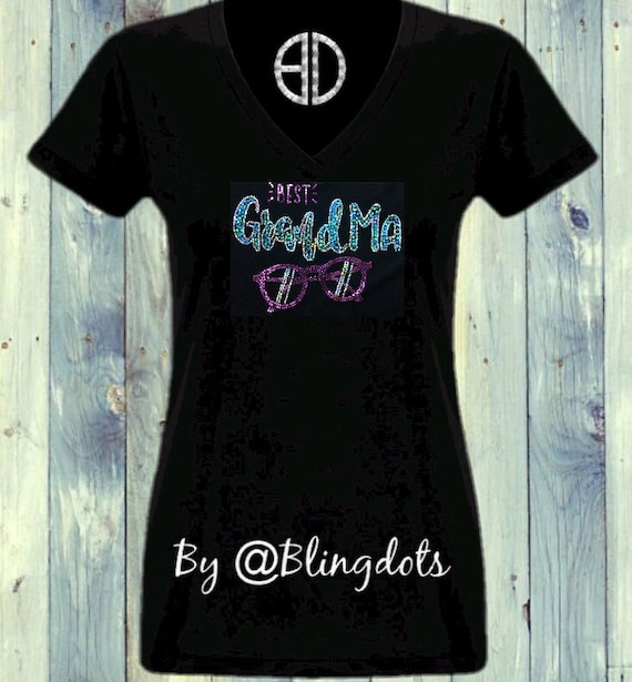 "Grandma" Heart Print T-Shirt For Women - V-Neck Cute Mama Gift Tee, Comfortable & Casual