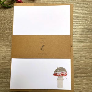 Set di scrittura con topo carino su un fungo, carta da lettere e buste, carta da lettere, set di scrittura personalizzato, set di carta da lettere