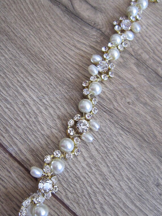 Malone a bridal belt with clusters of classic pearls - WED2B