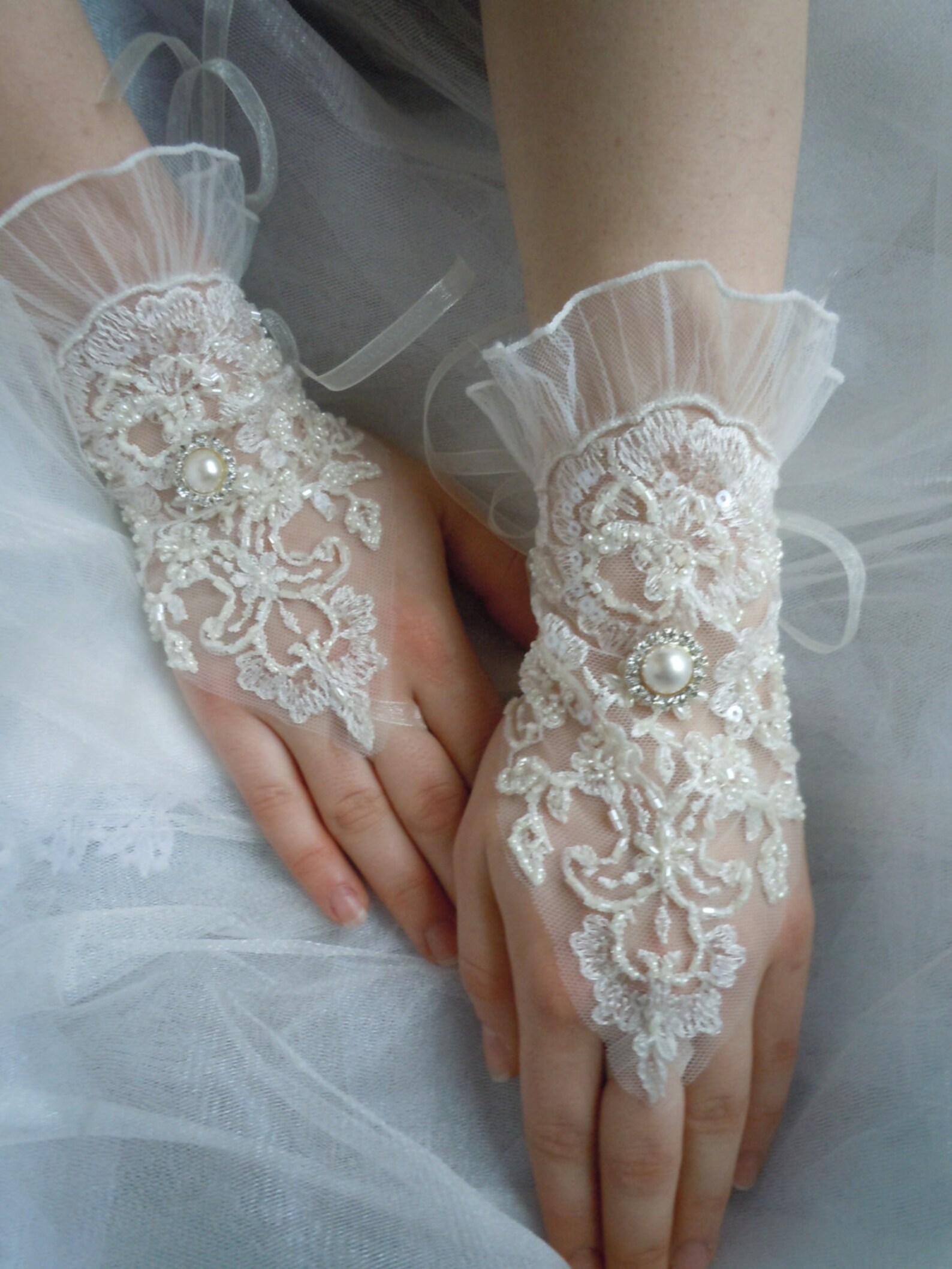 İvory Lace Wedding Gloves French Lace Glove Bridal Gloves Etsy