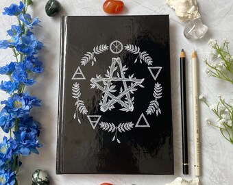Cuaderno de tapa dura tamaño A5 con grimorio de pentagramas / Magia elemental