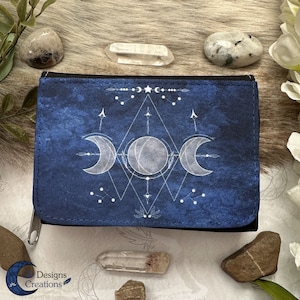 Blaue Triple Moon Geldbörse | Moon Magic Art Reißverschluss Geldbörse | Mondhexe | Okkulte Wicca Pagan | Fantasy Geldbörse | Zauberhaftes Witchy Geschenk für Sie