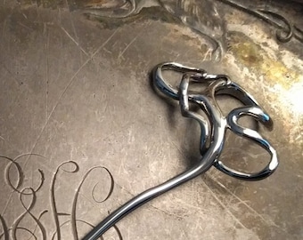 Cierre para chal con diseño de zarcillos de uva silvestre (latón blanco, prendas de punto, prendas de ganchillo, joyería, único, hecho a mano, comercio justo, cierre, accesorio)