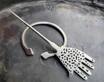 Broche penanular de Hamsa