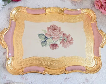 Bandeja de madera italiana hecha a mano de forma rectangular de color rosa.