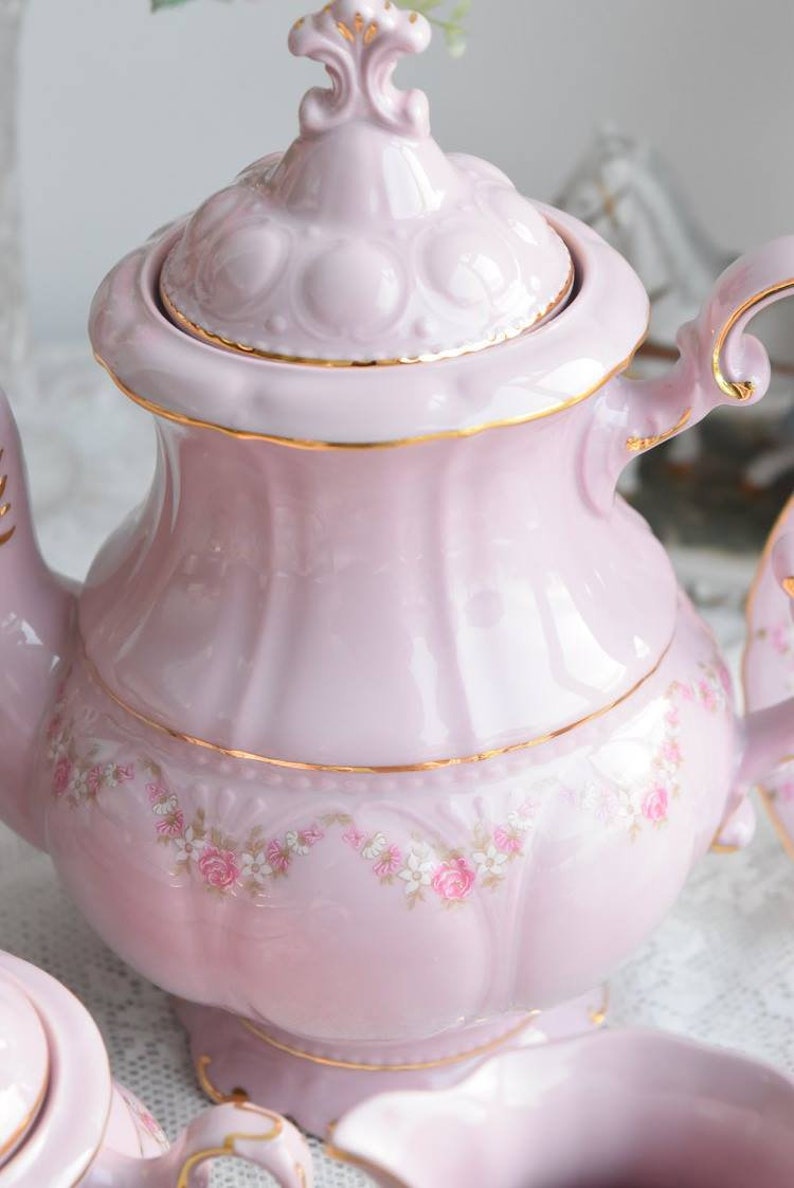 Pink porcelain coffee set with floral and gold decorations image 4