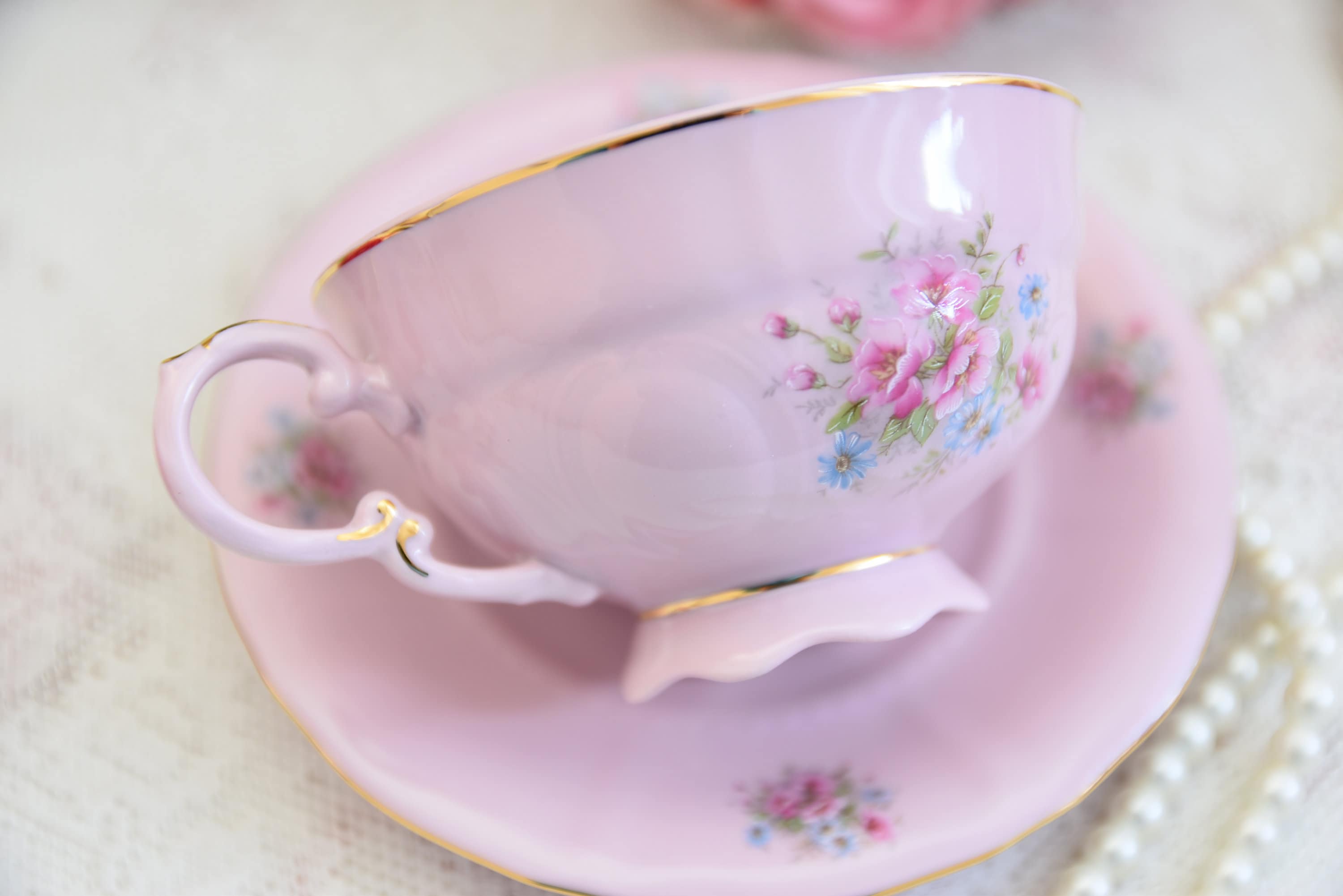 ピンクの花柄ティーカップ＆ソーサー（金縁） - Etsy 日本