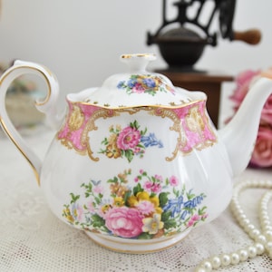 Royal Albert Lady Carlyle England tea pot English bone china
