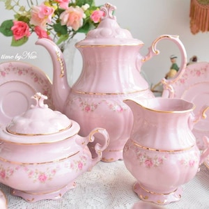 Pink porcelain coffee set with floral and gold decorations image 2