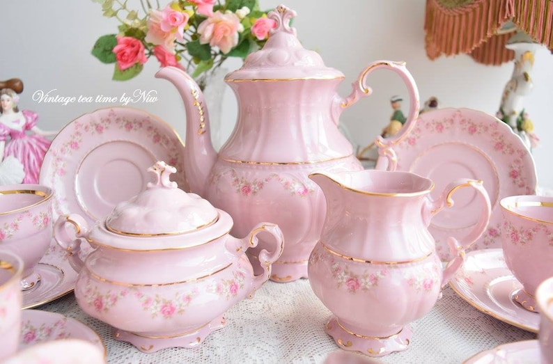 Pink porcelain coffee set with floral and gold decorations image 2