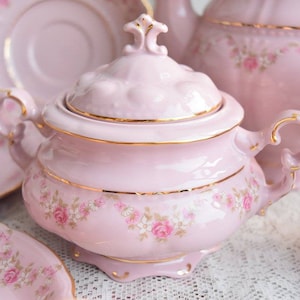 Pink porcelain coffee set with floral and gold decorations image 7