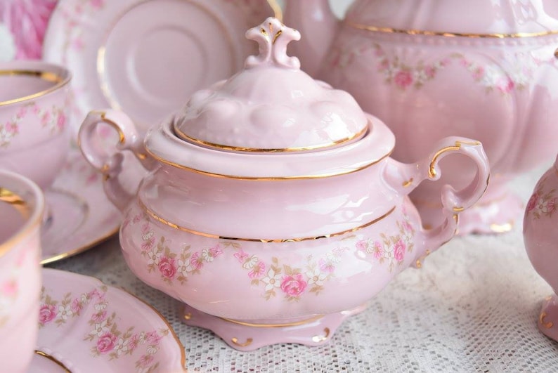 Pink porcelain coffee set with floral and gold decorations image 7