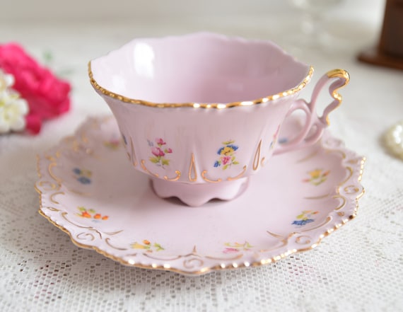 Pink Porcelain Antique Tea Cups and Saucers Gold, Vintage Pink Teacup and  Saucer, Pretty Tea Cups and Saucers, Vintage Gift for Tea Lovers 