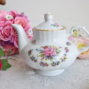 Chodziez small tea pot Poland porcelain vintage porcelain