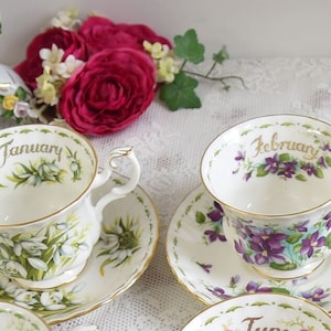 Ensembles vintage de tasses et soucoupes à thé Fleurs du mois pour homme Royal Albert tous les mois image 4