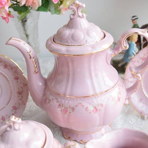 Juego de té vintage con flores y decoración dorada, juego de té de porcelana con tetera, juego de servicio de té antiguo para 6, juego de té de oro de 24 quilates imagen 3