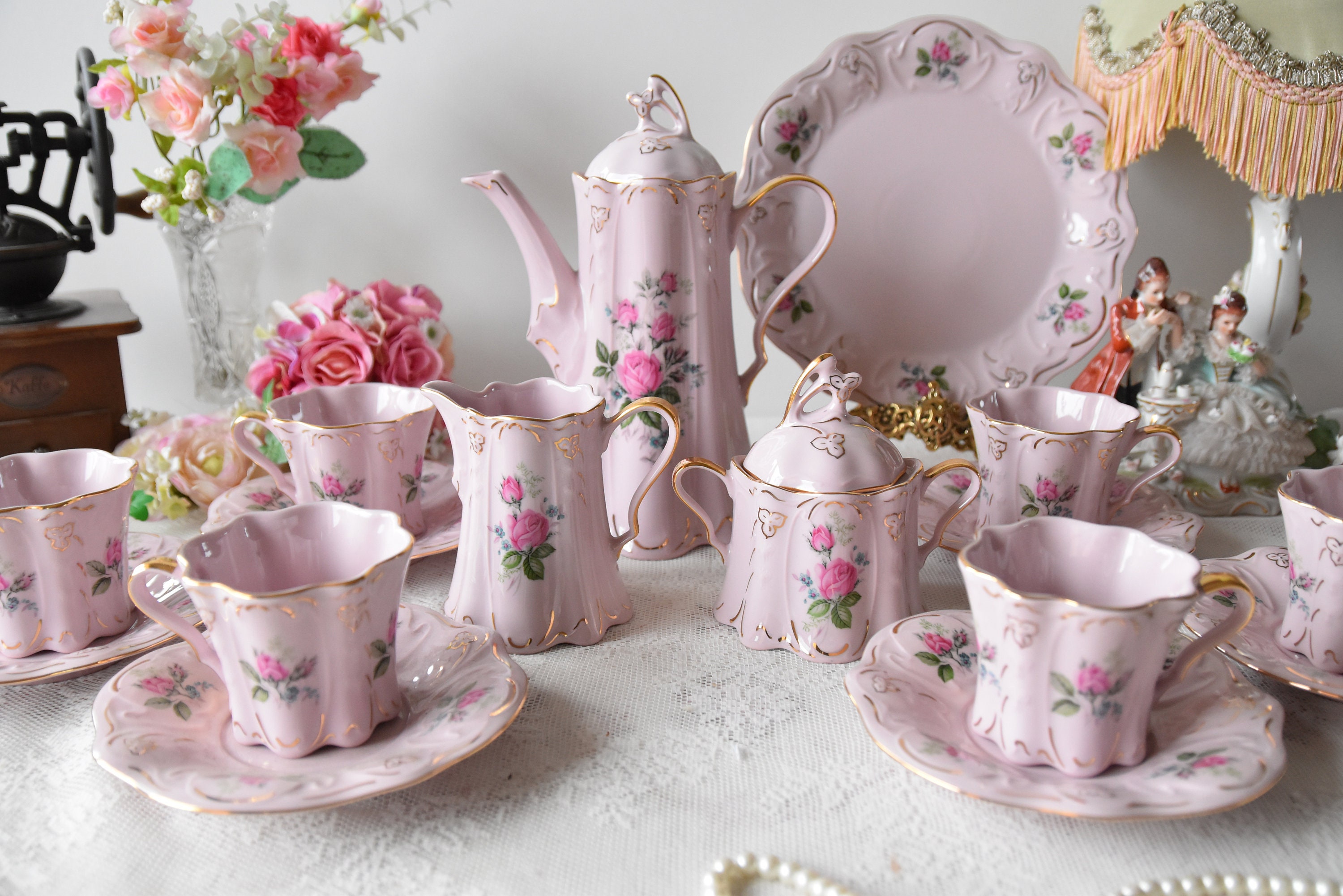Service 9 tasses à café Porcelaine d'Art France fleuries rose vintage