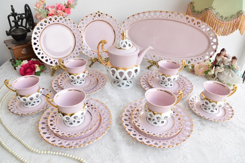 tea set pink