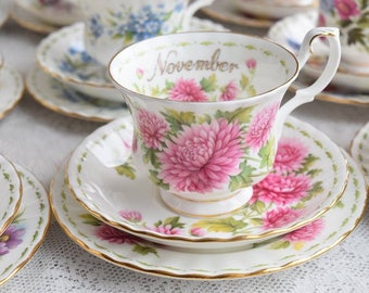 Ensemble de tasses à thé anglaises florales Royal Albert de novembre, Fleurs du mois de novembre, tasse à thé en porcelaine anglaise, porcelaine anglaise