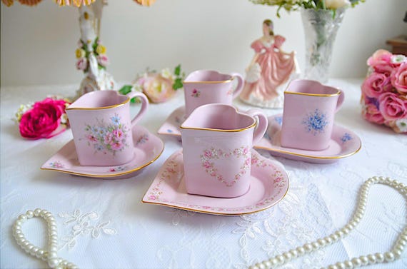 Tazza con cuore in rilievo - 350ml Rosa | Regali perfetti per la mamma | Flying Tiger Copenhagen