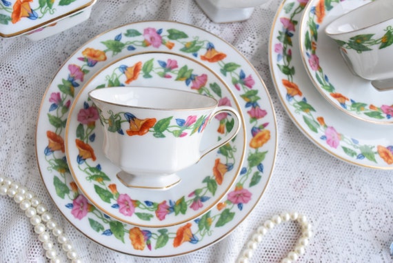 Hutschenreuther Tea Set – Vintage Floral Garland Porcelain With