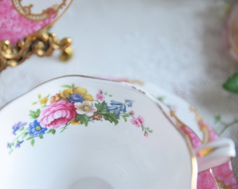 ロイヤルアルバート レディカーライル ティーセット、ピンクの花柄
