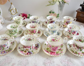 Vintage Blumen des Monats Duo Teetassen und Untertassen Sets Mann Größe Royal Albert alle Monate