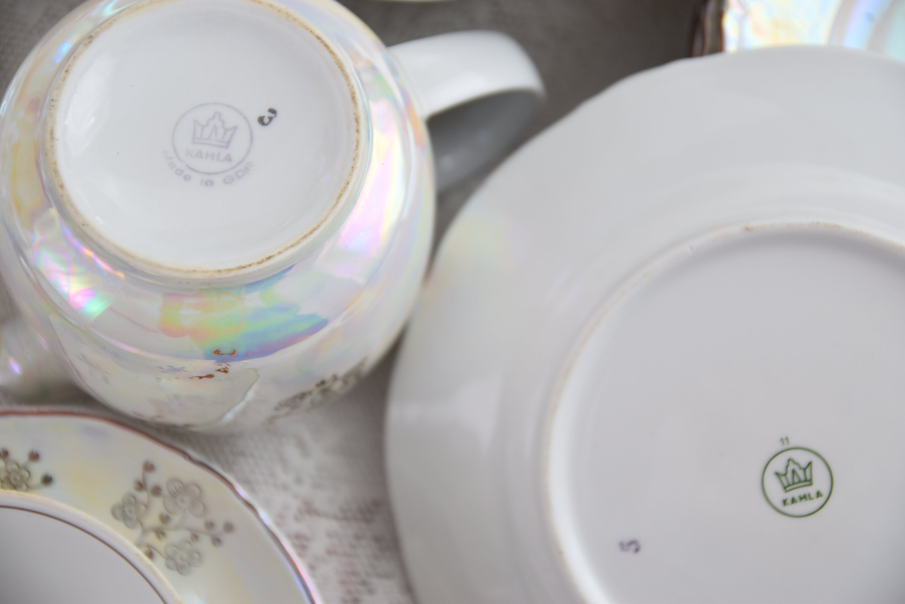 KAHLA 食器セット Vintage Kahla Iridescent Porcelain Dinner Set, Pink Rose Motif