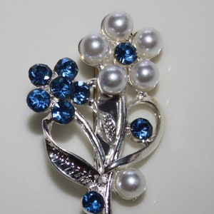 Amazing Silver and Blue Daisy Flowers Brooch with Studded Rhinestones and Pin - Set of 25 Brooches