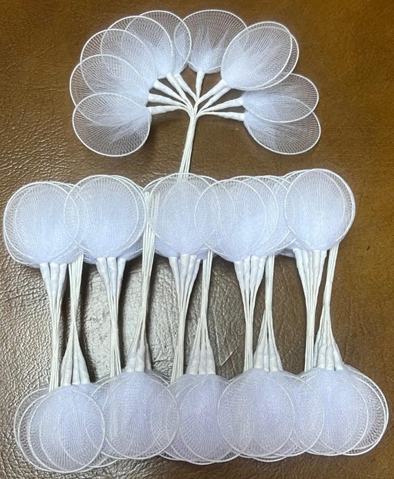 120 leaves Jordan Almond Wire holders for wedding favors with Confetti