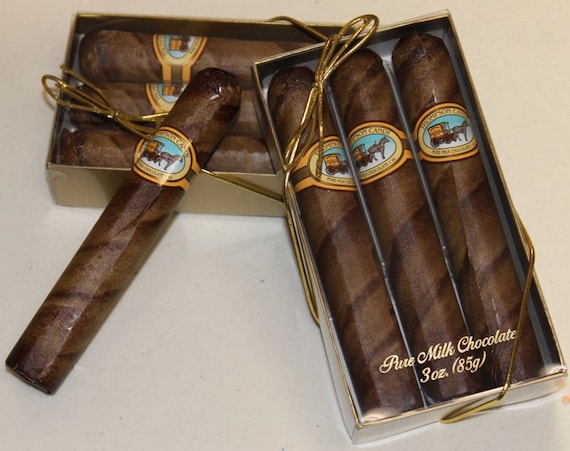 Royal Chocolate Cigars Round Personalized - Gift Box of 3