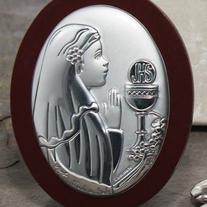 Silver Italian Communion Girl Favor Icon on Wood Oval Shape Personalized Communion Favors / Gifts