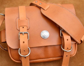 Men's courier bag