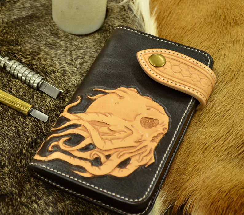 With skull Barbuda embossed Biker wallet