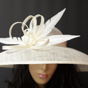 New High Quality Ivory Sinamay Hat with beautiful feather, Fashion, Fancy ,Elegant, Beautiful Kentucky Derby Hat, Wedding Hat,Church Hat