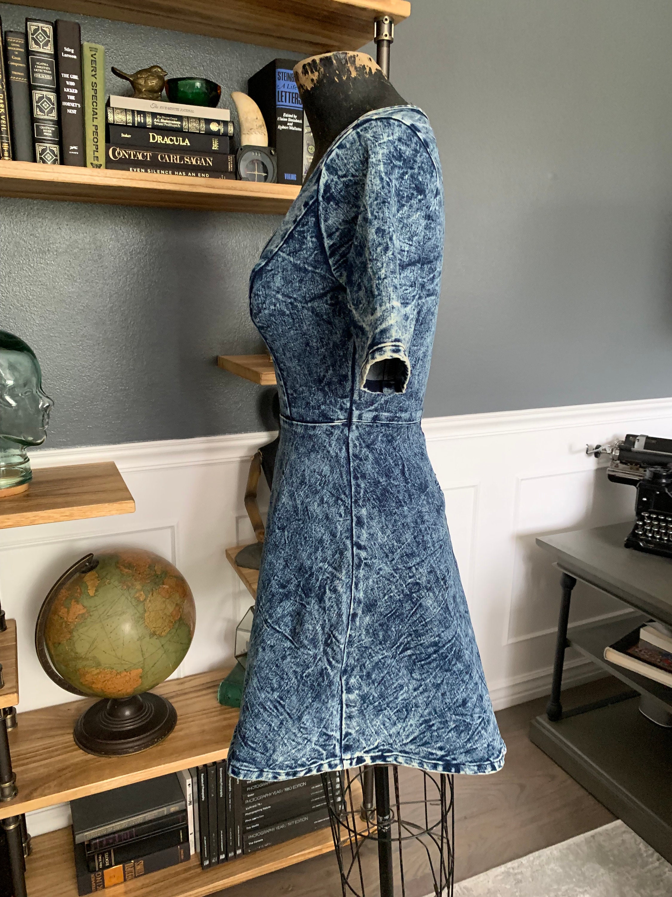 charlotte russe denim dress Blue Denim Dress, Charlotte Russe, Size S, Deep V Neck, Short Sleeve, Back  Zipper, Fitted, Summer, Everyday, Women's Fashion, ~ 230710-MEL 6