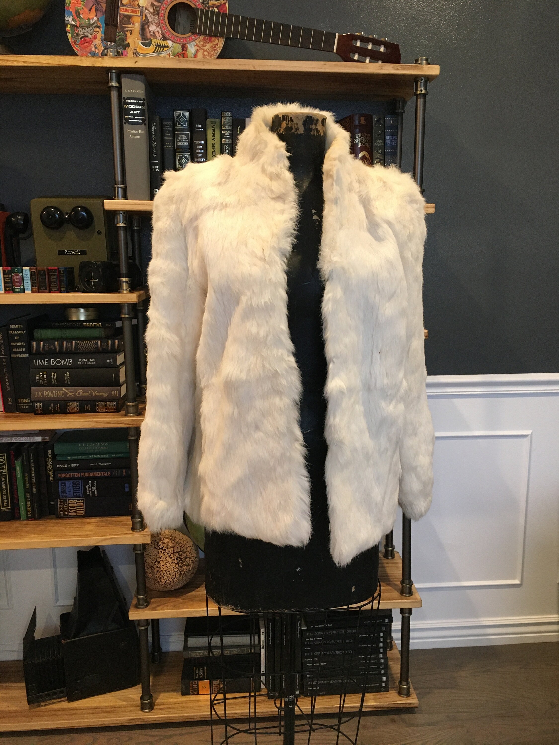 80s GDT Too, White, Short, Fur Coat, Standing Neck, Side 80s GDT Too, White, Short, Fur Coat, Standing Neck, Side