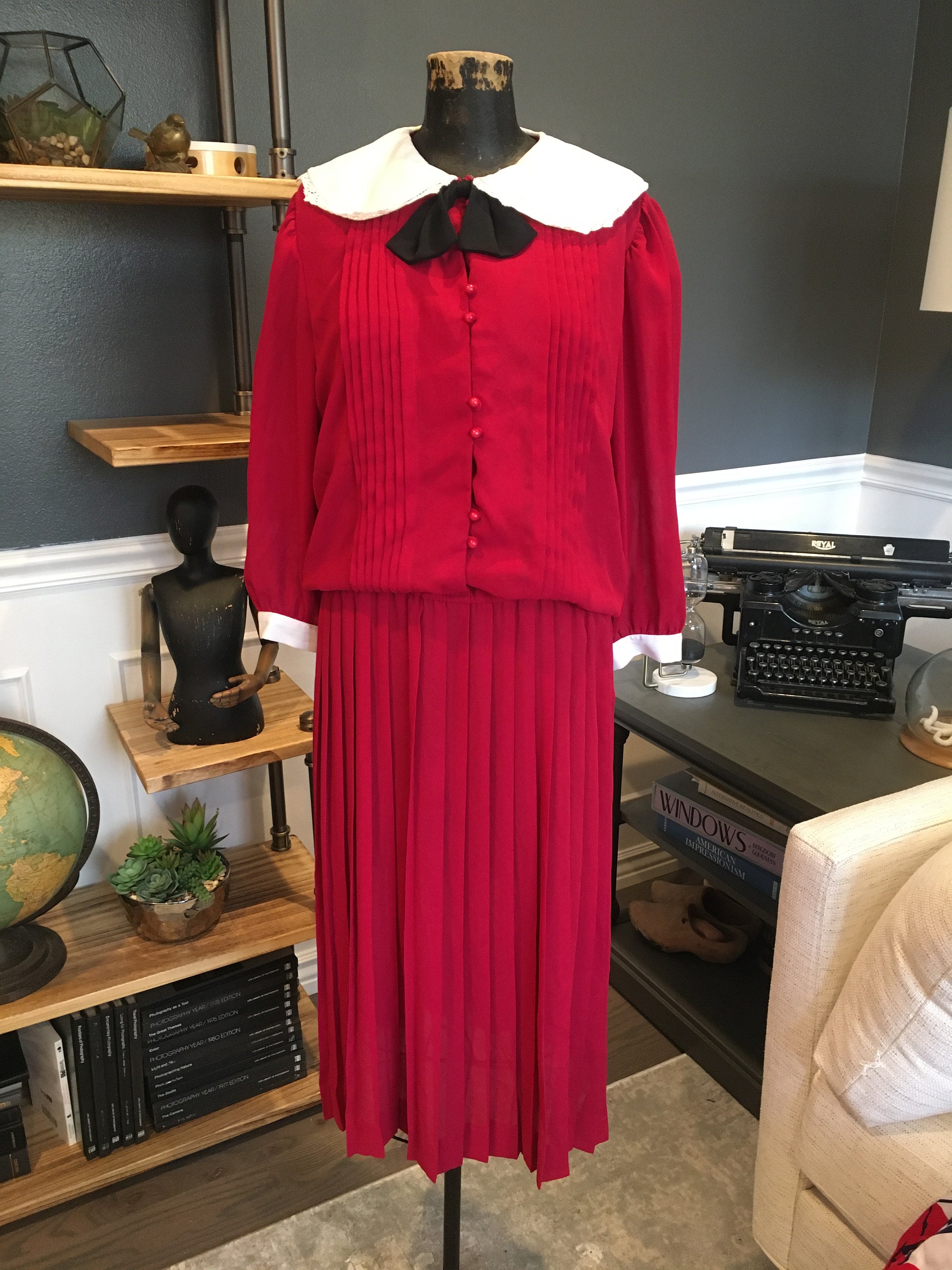 THEREDTHREAD / ザレッドスレッド】S oval pleats dress