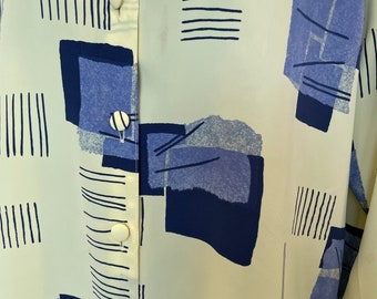 Robe courte texturée à boutons sur le devant grise