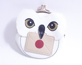 Harry Potter, Hedwig, Coin Pouch, 4.5", Little Purse, Snowy Owl with a Letter, Stylish, Magical Accessory, ~ 231018-WH 573