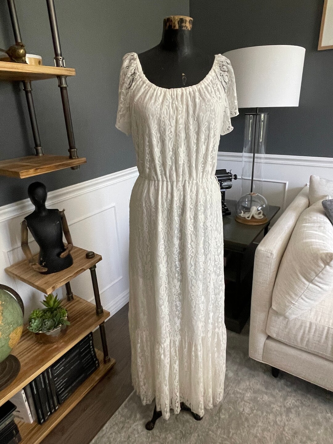 ホワイト花柄レースドレス 半袖 ホワイト、ロング、ドレス、半袖、花柄レース、オープンカラー